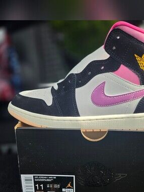 Jordan 1 Mid SE Men's Pink/Black Casual Sneaker